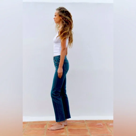 ZARA Cropped High-Waist Jeans NWTS